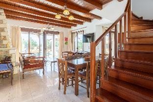 Villa Eva: Large Private Pool, A/C, WiFi                                                             Hotel in Crete
