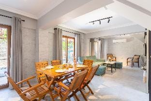 Villa Emel Paradise: Private Pool, A/C, WiFi, Car Not Required, Eco-Friendly                         Hotel in Dalyan