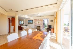 Villa Asimenia: Large Private Pool, Sea Views, A/C, WiFi, Eco-Friendly                               Hotel in Crete