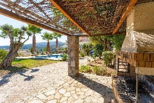 Villa Astro: Large Private Pool, Sea Views, A/C, WiFi, Eco-Friendly                                  Hotel in Crete