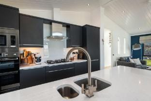 Hiraeth - Luxury Lodge with Hot Tub, Close to Beach Hotel in Saint Florence