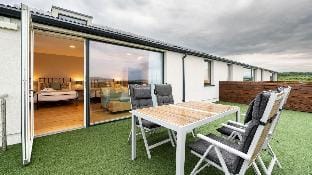 Luxury Villa, Six Suites, Private Path to Sea Hotel in County Sligo
