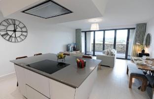 Apartment 2 Waterstone House - Luxury Sea View Apartment Hotel in Wales
