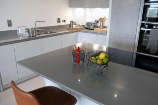 Apartment 2 Waterstone House - Luxury Sea View Apartment Hotel in Wales