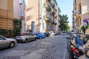 Via Aniello Falcone 72b Hotel in Naples