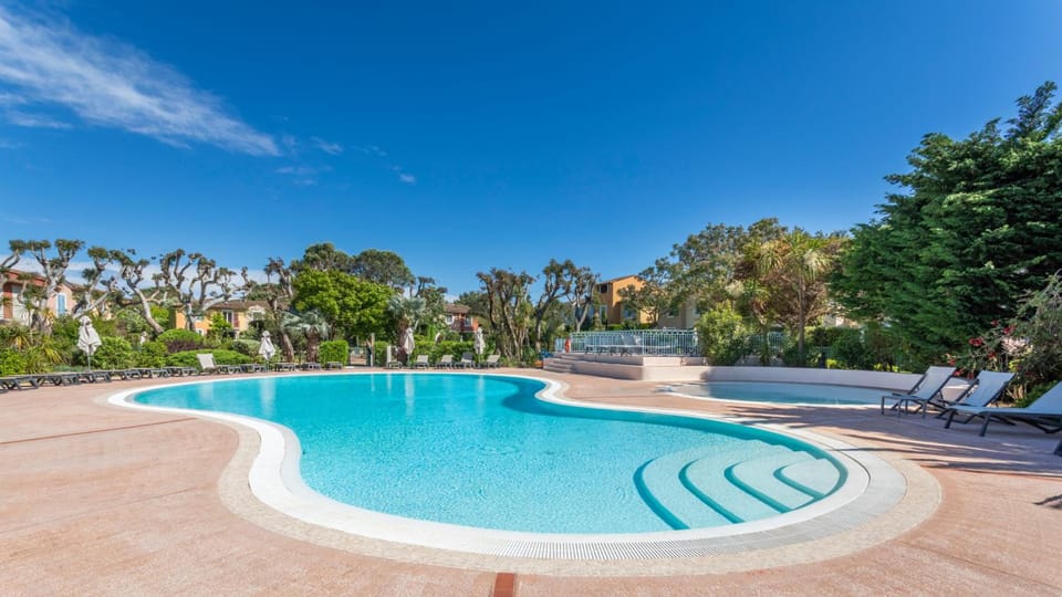 Residence Pierre & Vacances le Hameau de la Pinede Apartment hotel in Hyères