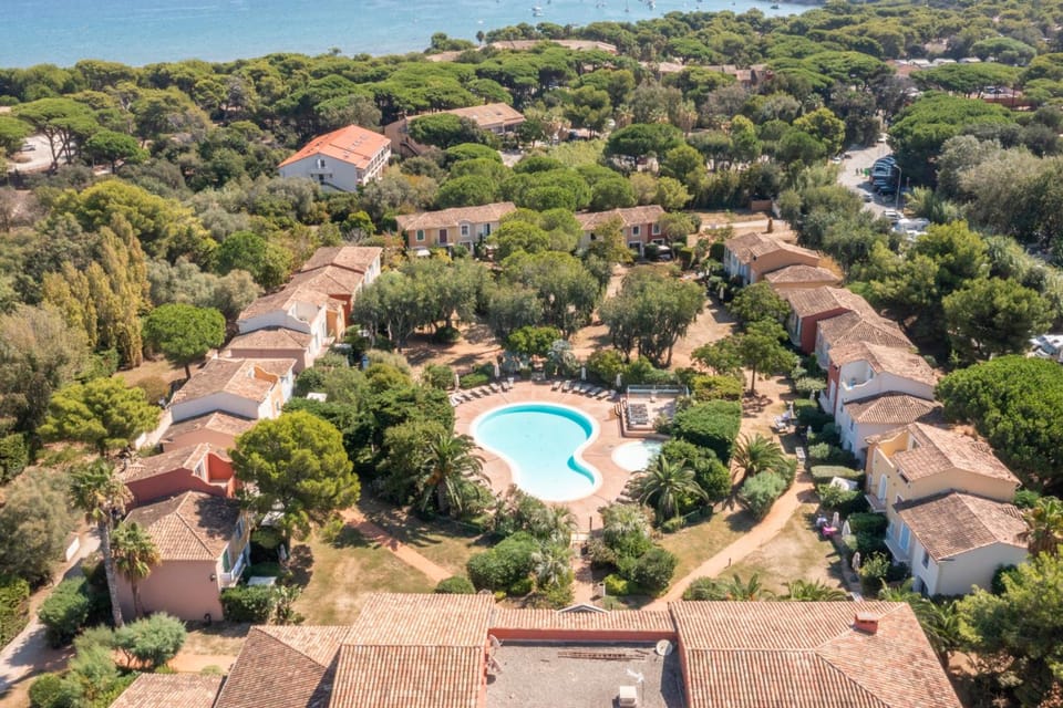 Residence Pierre & Vacances le Hameau de la Pinede Apartment hotel in Hyères