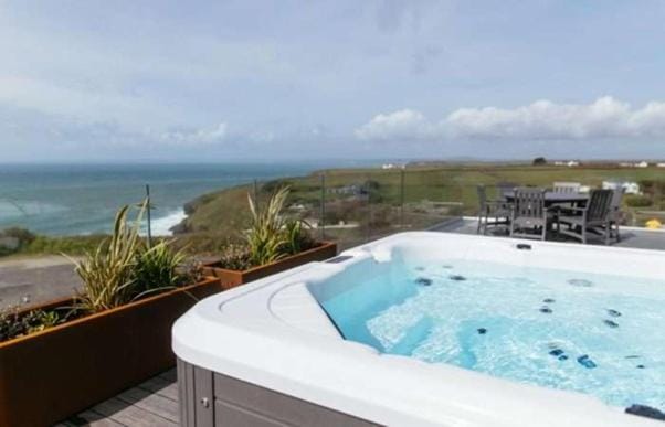 Hot tub