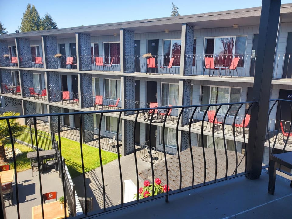Port-O-Call Inn Motel in Nanaimo