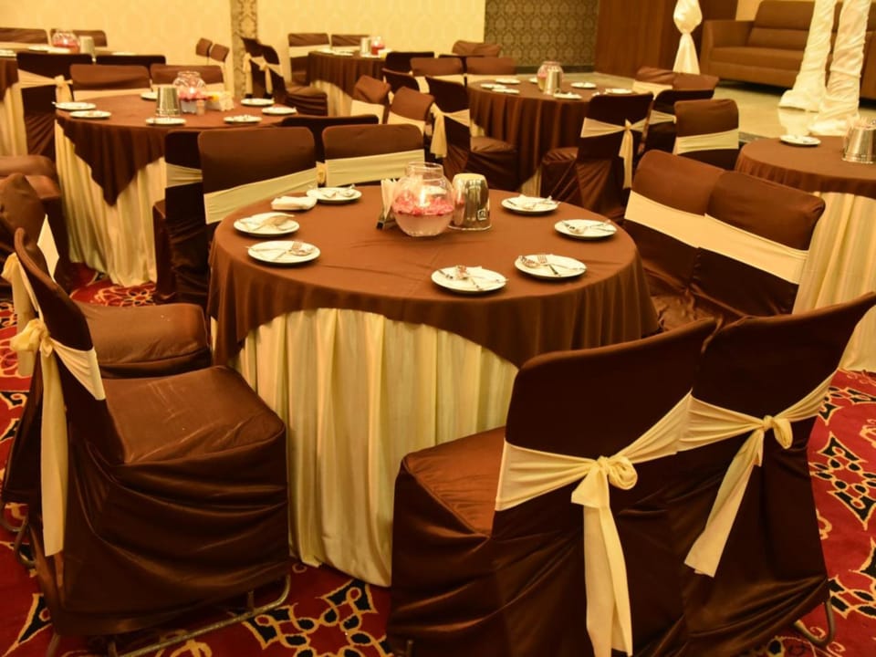 Hotel Anand Renaissance Hotel in Punjab, India