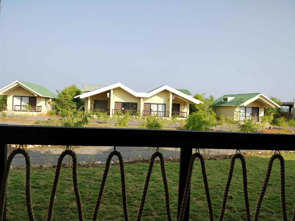 THE PUGMARK JUNGLE LODGE Moharli Tadoba Lodge in Maharashtra
