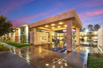 Eden Roc Inn & Suites Hotel in Garden Grove