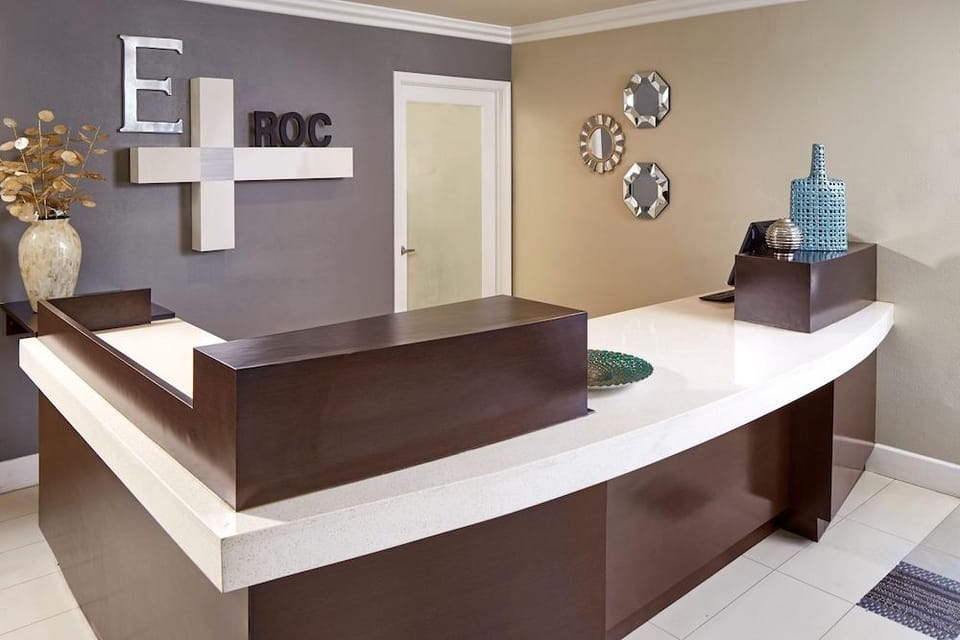 Eden Roc Inn & Suites Hotel in Garden Grove