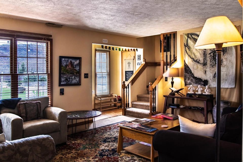 Shared lounge/TV area