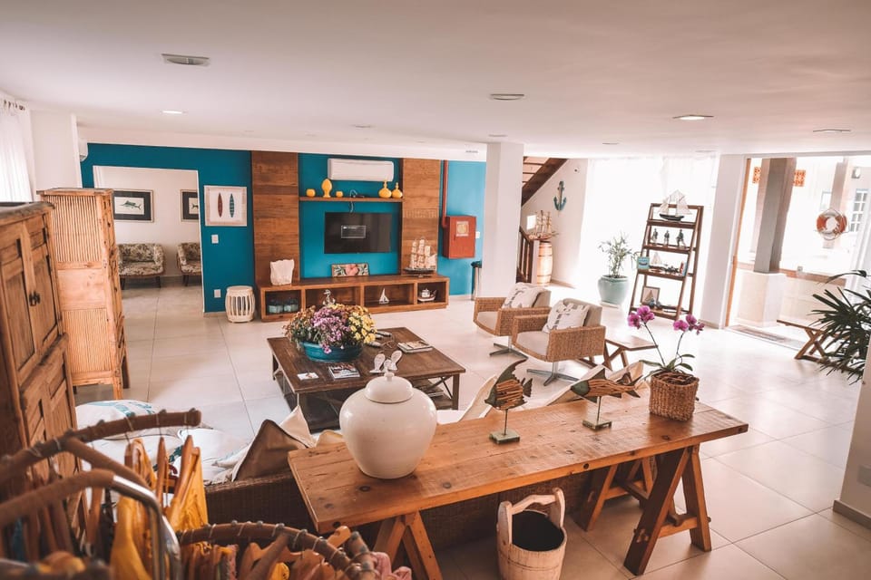Shared lounge/TV area