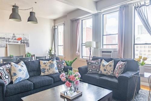 Greely Gaslamp - Loft W Parking & 4 Beds #401 Hotel in Gaslamp Quarter