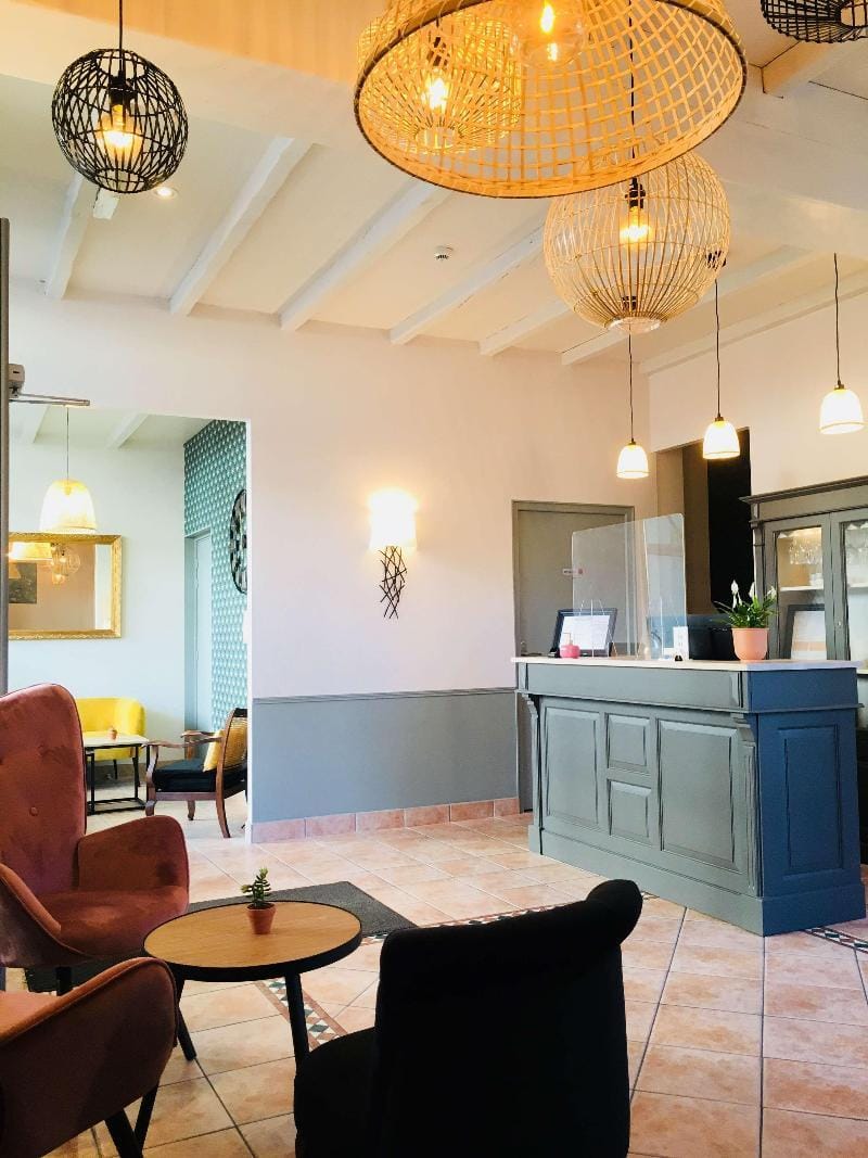 Brit Hotel Acacias Hotel in Arles