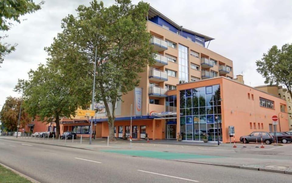 ates Hotel Straßburg - Kehl Hotel in Strasbourg