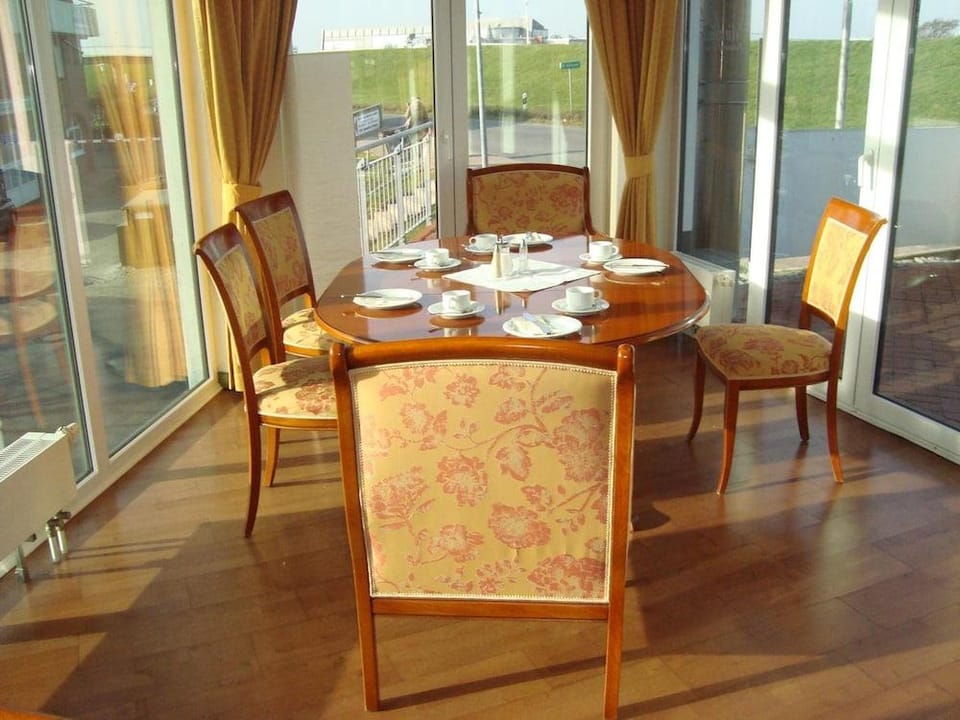 Vier Jahreszeiten Bensersiel Hotel in Esens