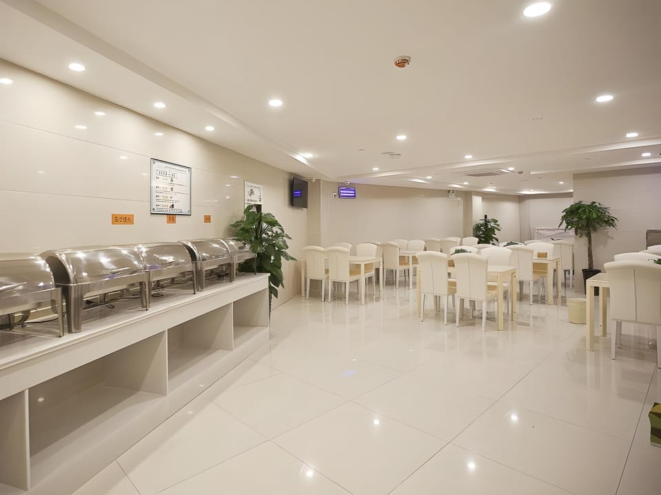 Vatica Hefei Maanshan Road Lvdiyinghai Zhugang Metro Station Hotel Hotel in Jiangsu