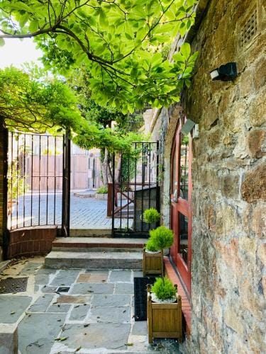 Ferndale Mews Hotel in Bristol