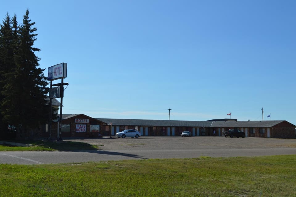 A1 Motel And Campground Hotel in Alberta