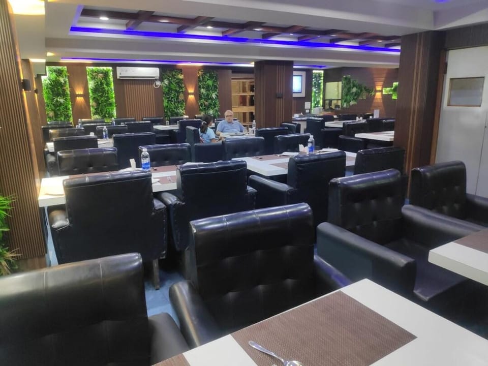 Hotel Rajhans International Hotel in West Bengal