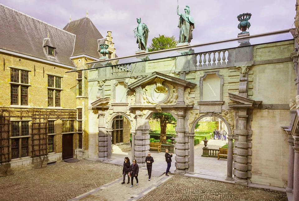 SuitesRus near Fashion District Hotel in Antwerp