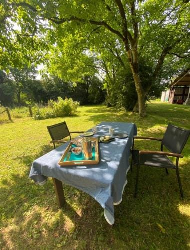 chambre familiale 4 pers SDB partagee sans TV Hotel in Finistere