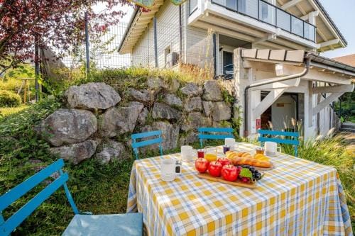 Logement avec billard, home cinema et terrasse privatises Hotel in Haute-Savoie