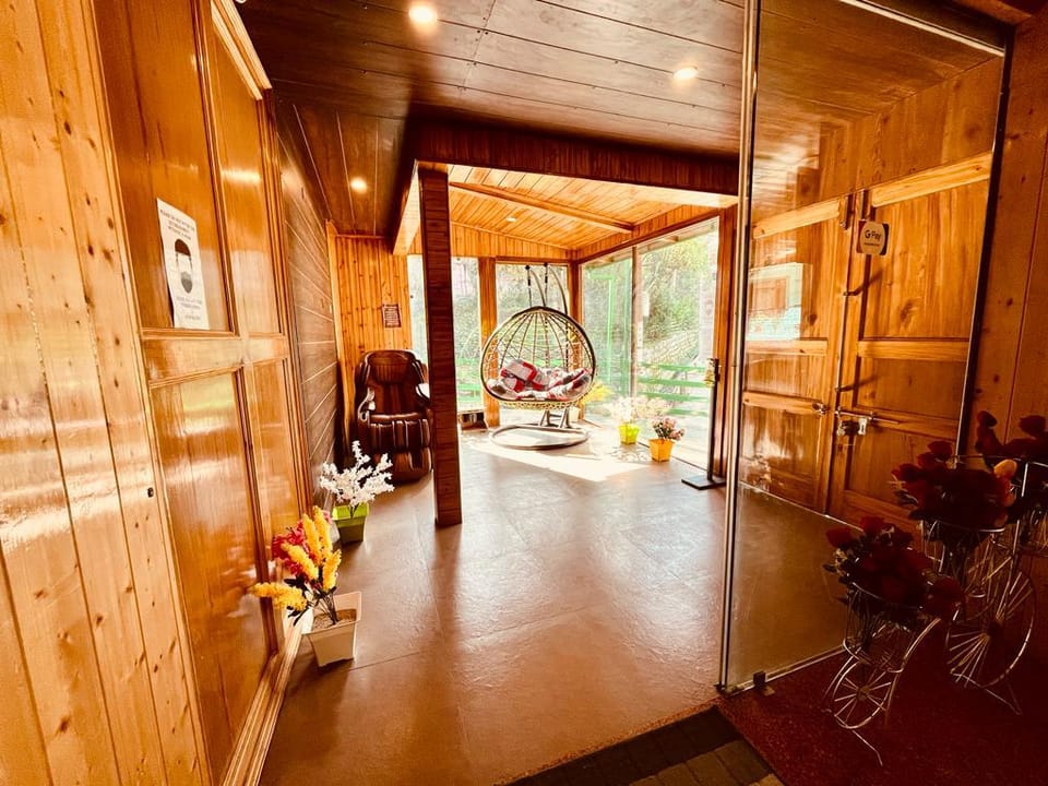 Vista Resort -Centrally heated & air cooled Hotel in Manali