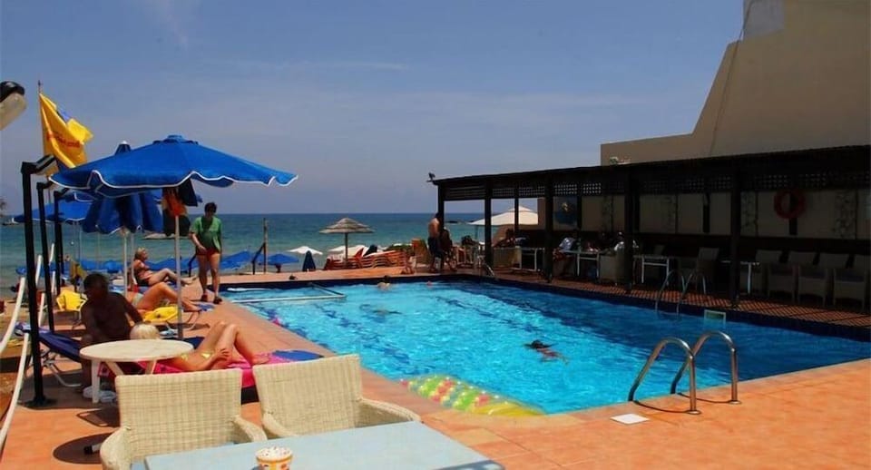 Psaras Apartments Hotel in Stalida