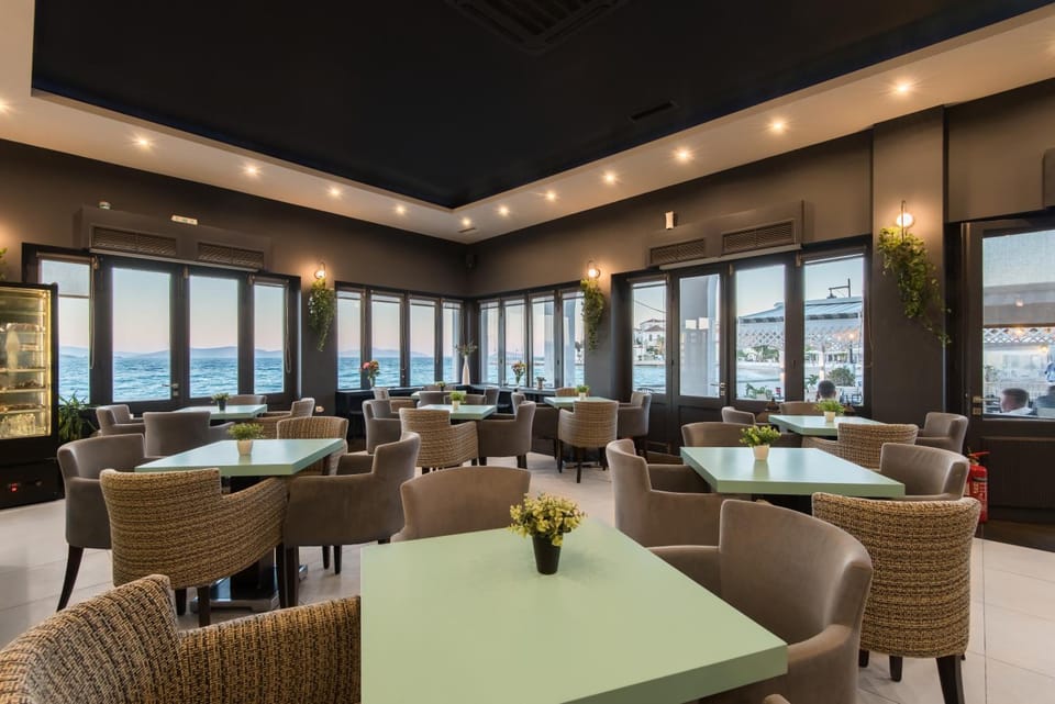 Bar/lounge