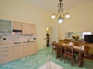 Appartamento a Vietri sul mare ID 3055 Hotel in Vietri sul Mare