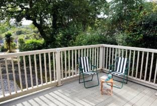 Valley Retreat - Peaceful Location, Walk to Beach, Parking Hotel in Saundersfoot