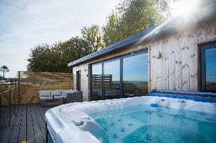 The Langland Bay Lookout - 1 Bed Cabin - Landimore Hotel in Wales