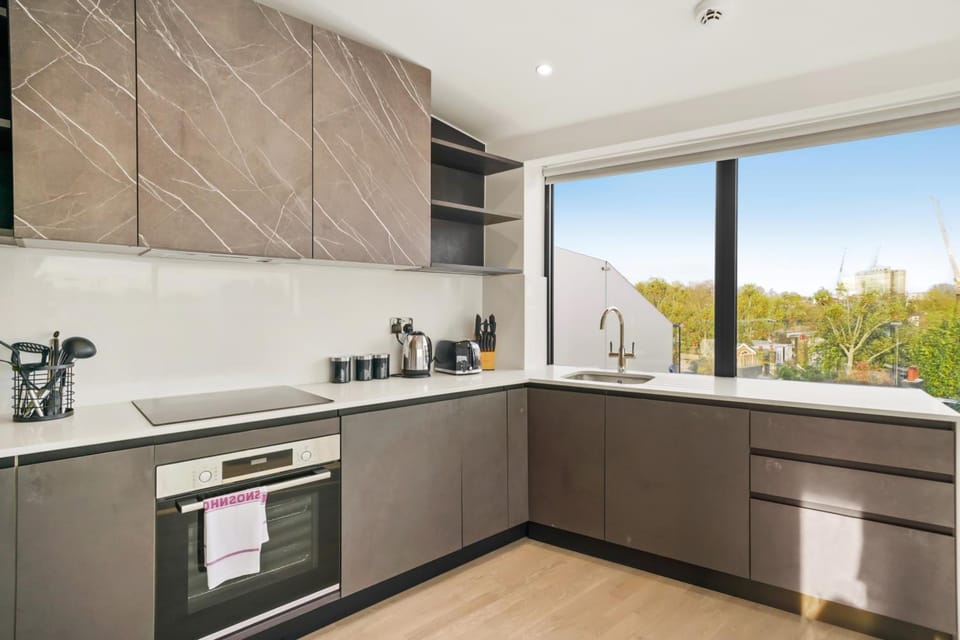 Executive 1 & 2 Bed Apartments in heart of London FREE WIFI by City Stay Aparts London Hotel in London Borough of Islington
