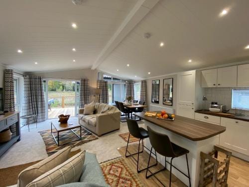 Holicarrs - Gingerlily Lodge in Selby