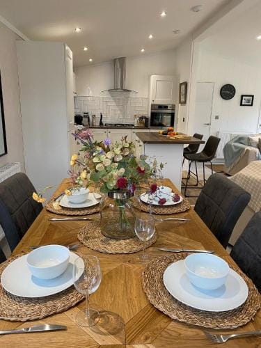 Holicarrs - Gingerlily Lodge in Selby