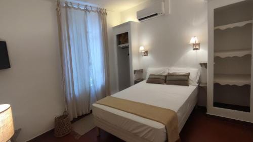 Logis Hotel & Restaurant du Parc Hotel in Gémenos