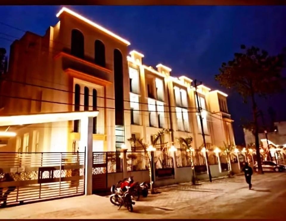 Corbett View Banquets and Resorts Hotel in Uttarakhand
