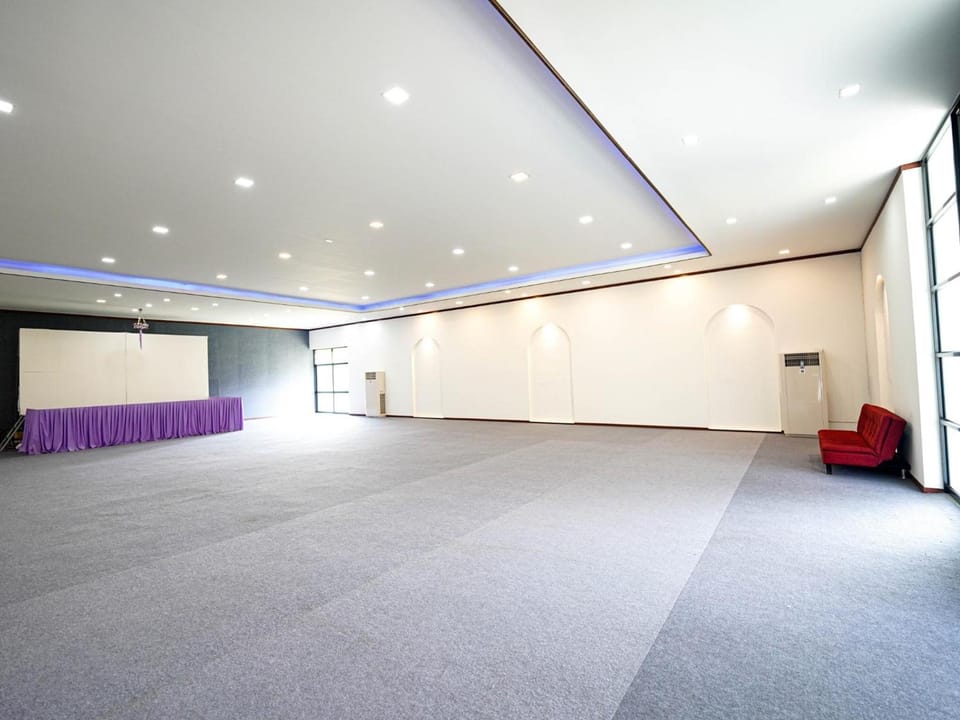 Roomquest Chonburi Phanat Nikhom Hotel in Chon Buri Changwat