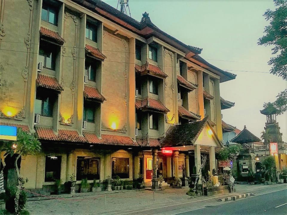 Urbanview Hotel Taman Suci Denpasar Bali Hotel in Denpasar
