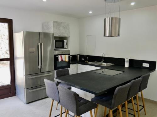 Callelongue-Coliving-Mas des Sous Bois Hotel in Aix-en-Provence