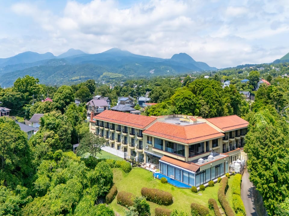 Wan Wan Paradise Premier Izukogen  Resort in Shizuoka Prefecture