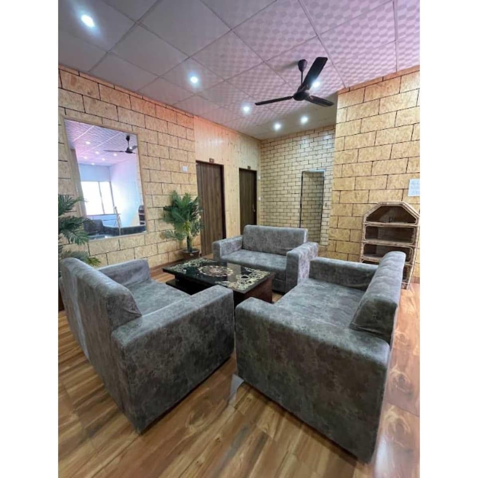 Hotel Maya Hotel in Uttarakhand