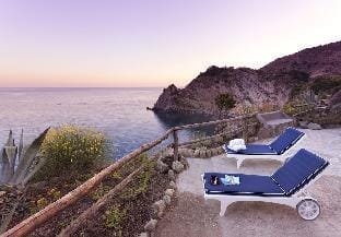 Costa del Capitano Suite Apartments Hotel in Forio