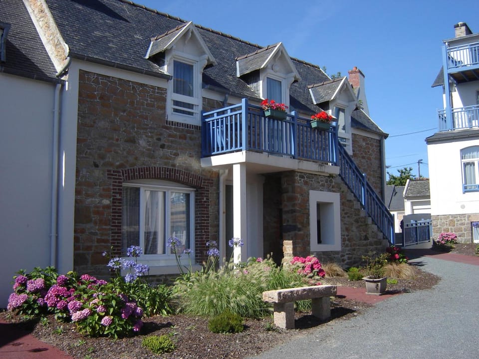 Résidence Odalys La Baie de Sainte Anne  Hotel in Trégastel