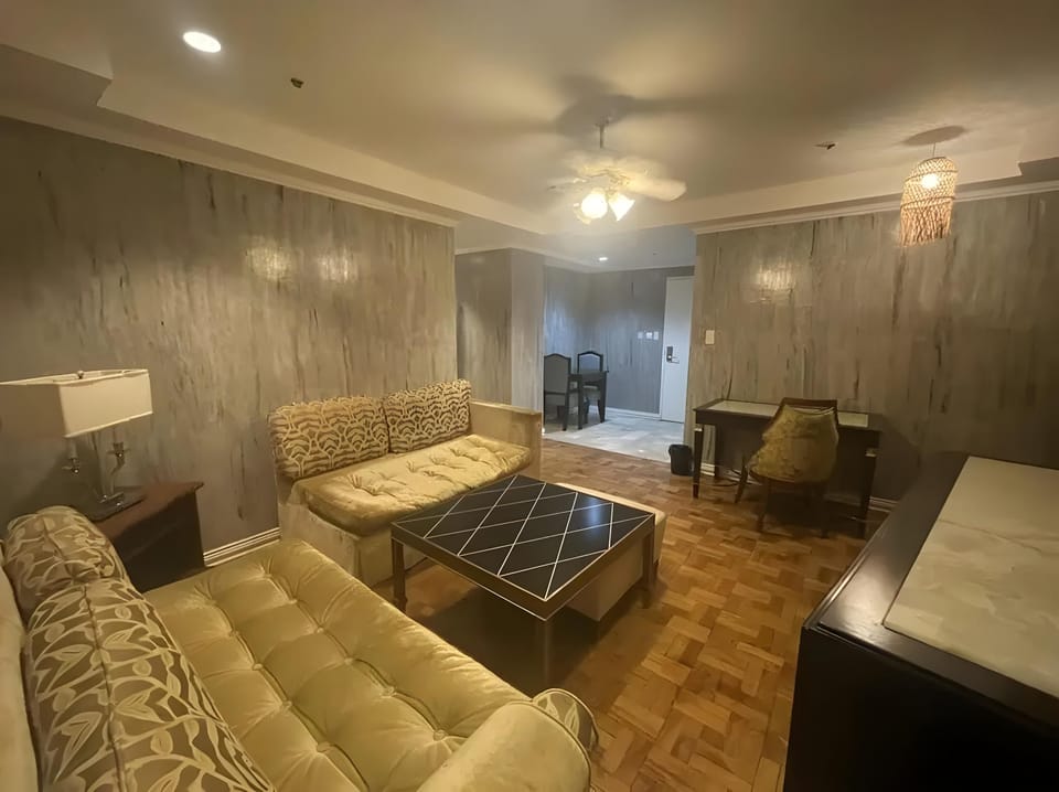 CONNECTOR HOSTEL Hotel in Makati