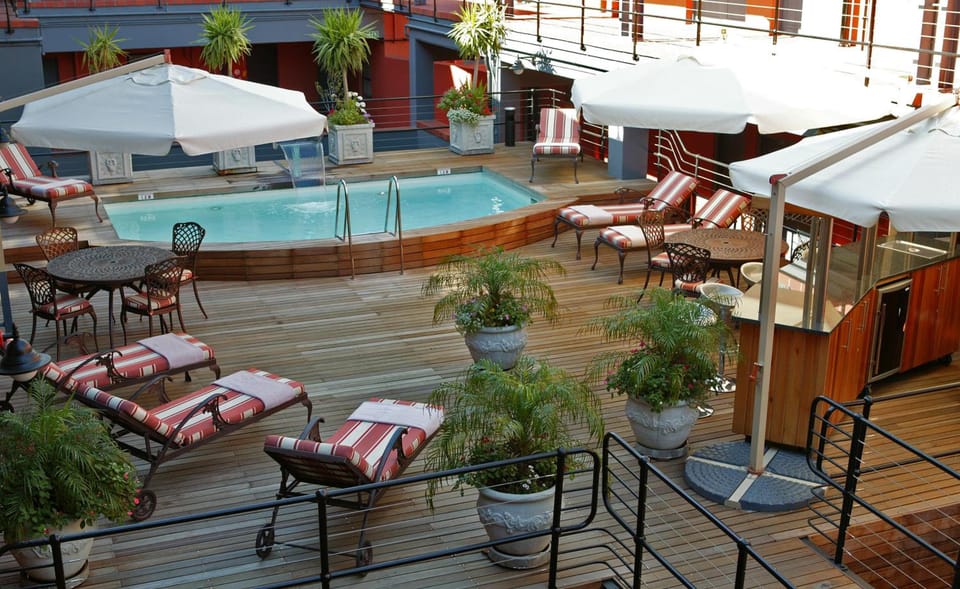 Swimming pool